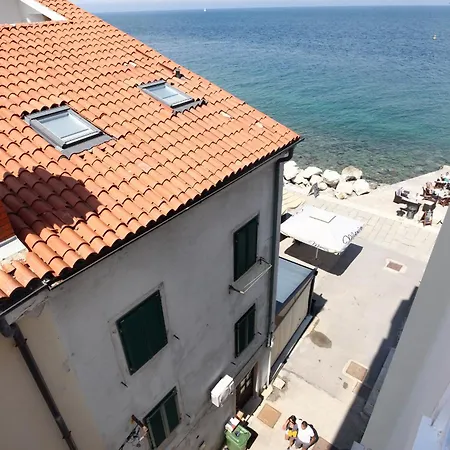 Punta Beachfront Exclusive Piran